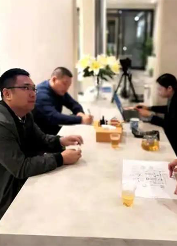 管理層下一線：步入前方現(xiàn)場(chǎng)，緩解二線焦慮